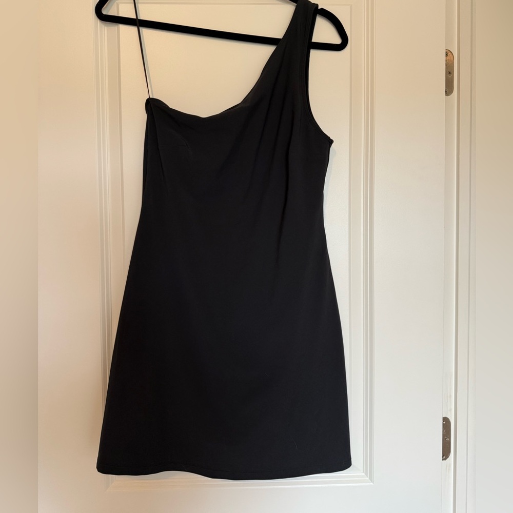 Abercrombie & Fitch Black One-Shoulder Dress
